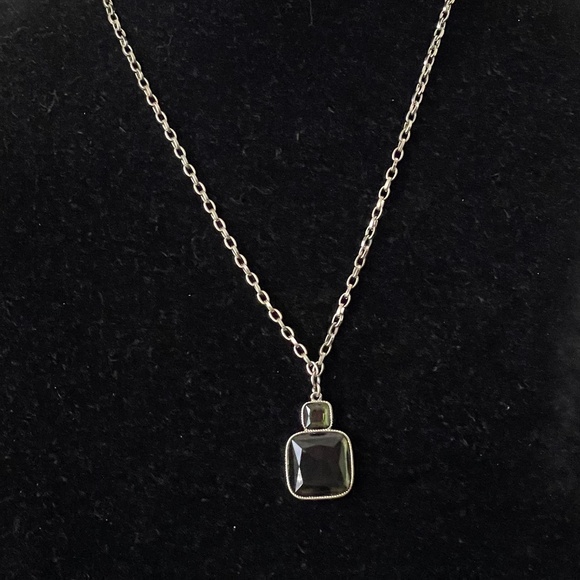 Banana Republic Jewelry - Banana Republic dark green stone, silver tone chain pendant necklace